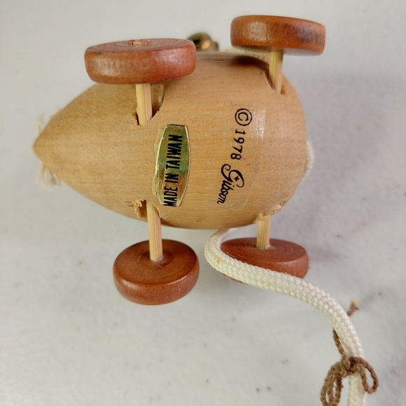 Vtg XMas Gibson Wooden Mouse Ornament  Burlap Hat With Leatherette Ears Pull Toy - Picture 3 of 10